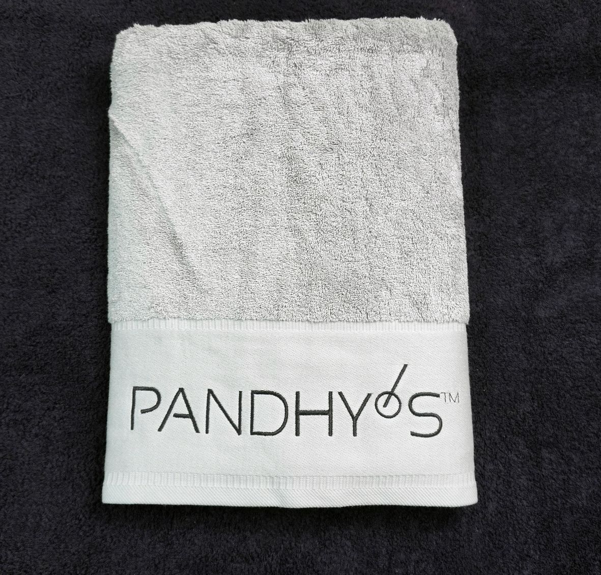 Полотенце серое с логотипом 50*100 см фото